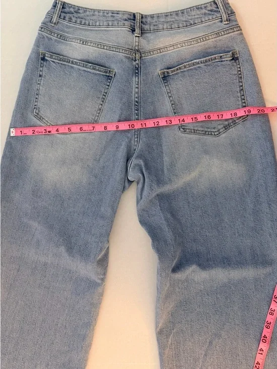 Cute Y2K Coquette Forever 21 Rhinestone Heart Cutout Straight-Leg Street Jeans - Picture 4 of 8